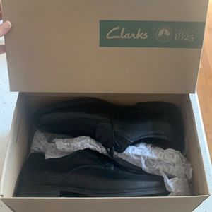 Men’s Clark’s shoes size 10.5 black leather